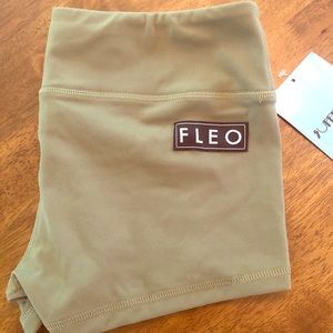 NWT Fleo OG Style